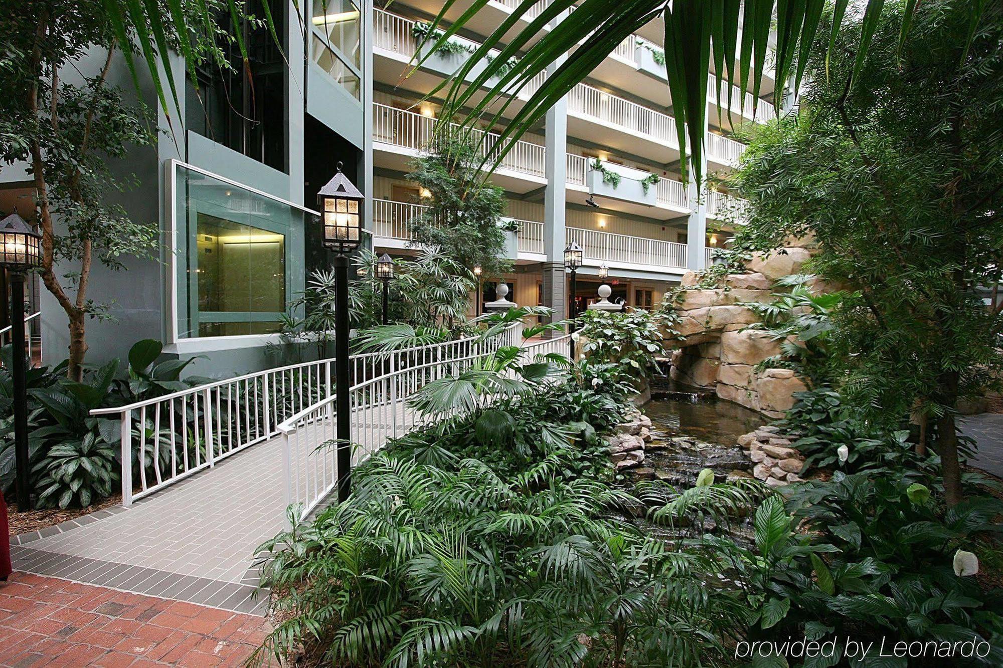 Embassy Suites Pittsburgh - International Airport Coraopolis Exteriör bild